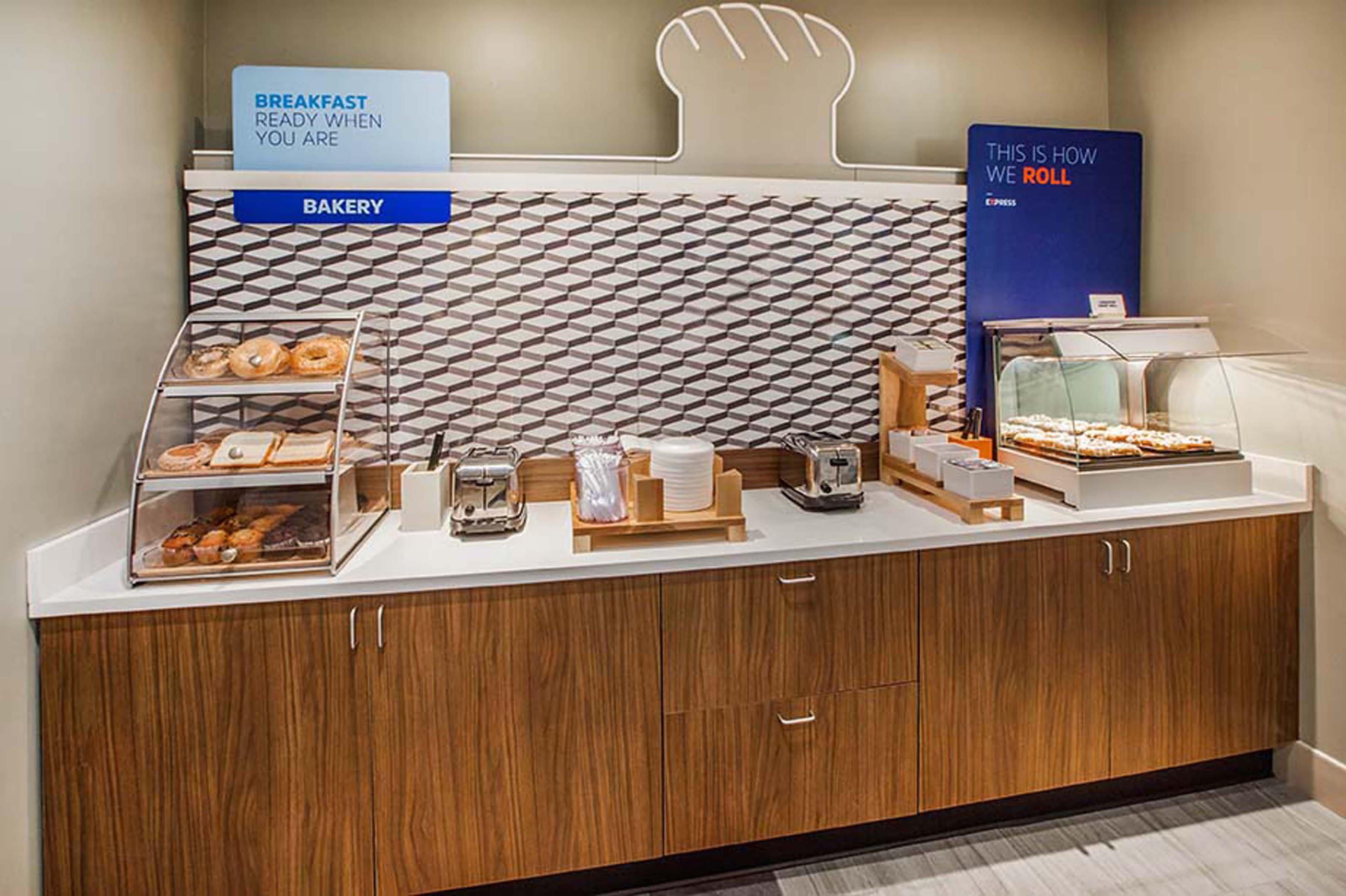 Holiday Inn Express Rome-East By Ihg Exteriér fotografie